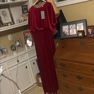 Elegant Red Maxi Dress